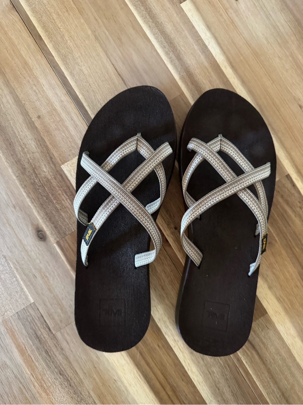 Women's Teva Crisscross Sandals with Beige Designed Straps- size 10